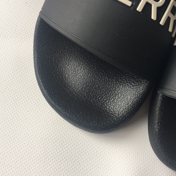 Burberry slippers - Picture 7 of 11